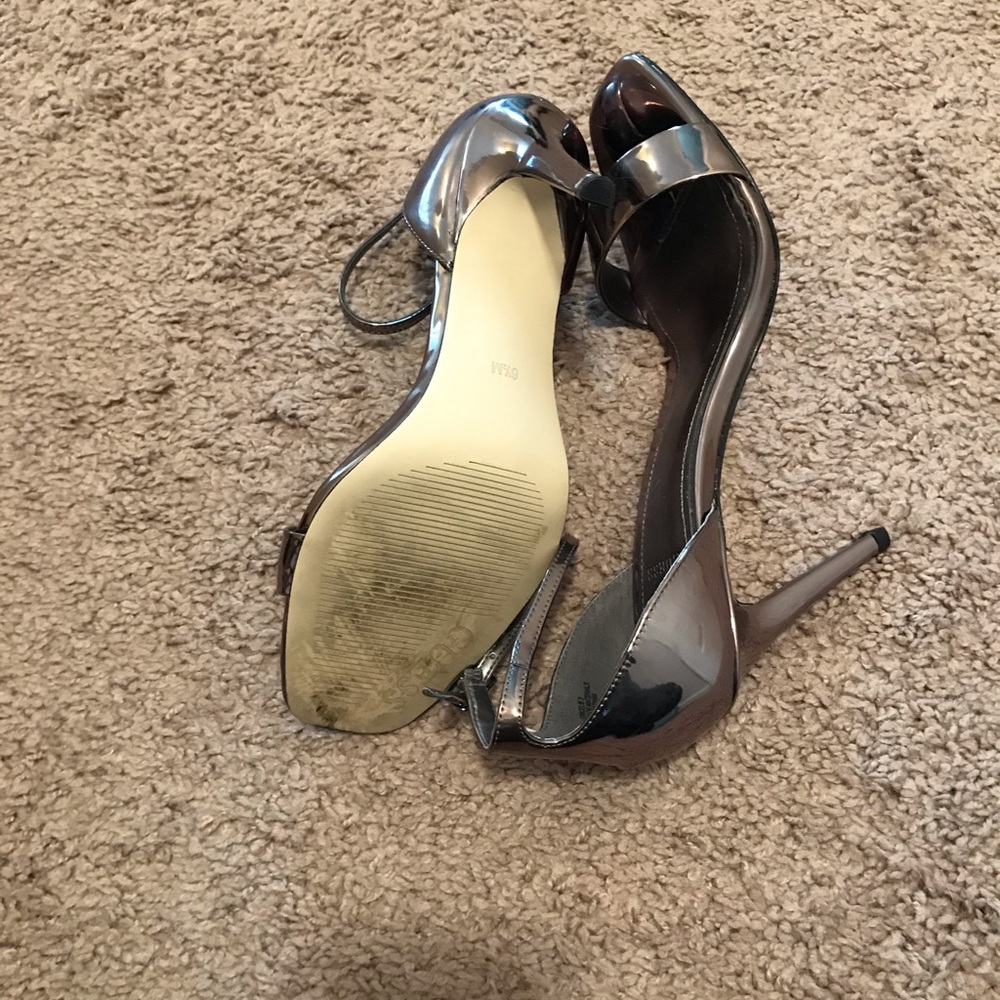 Guess Heels - Picture 3 of 3
